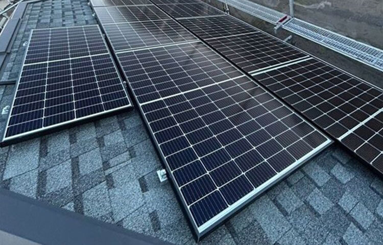 ソーラーパネル設置写真