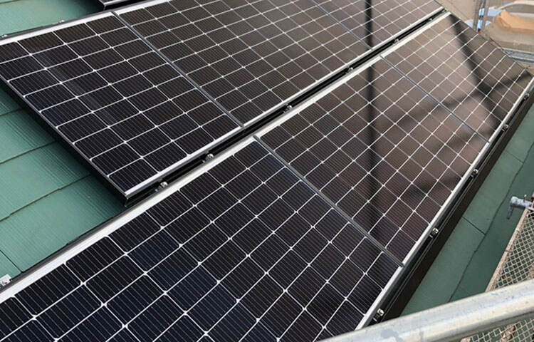 ソーラーパネル設置写真